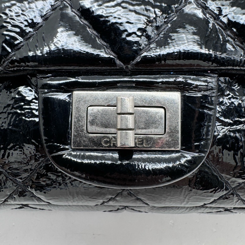 Chanel香奈兒2.55中號黑銀漆皮雙蓋單肩斜挎鏈條包-4