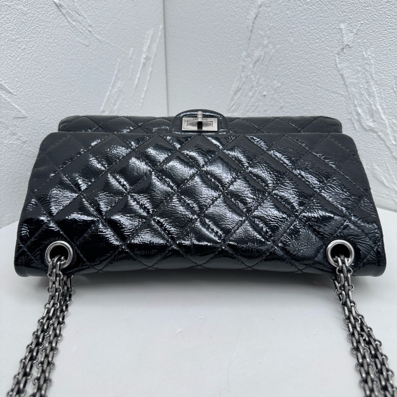 Chanel香奈兒2.55中號黑銀漆皮雙蓋單肩斜挎鏈條包-5