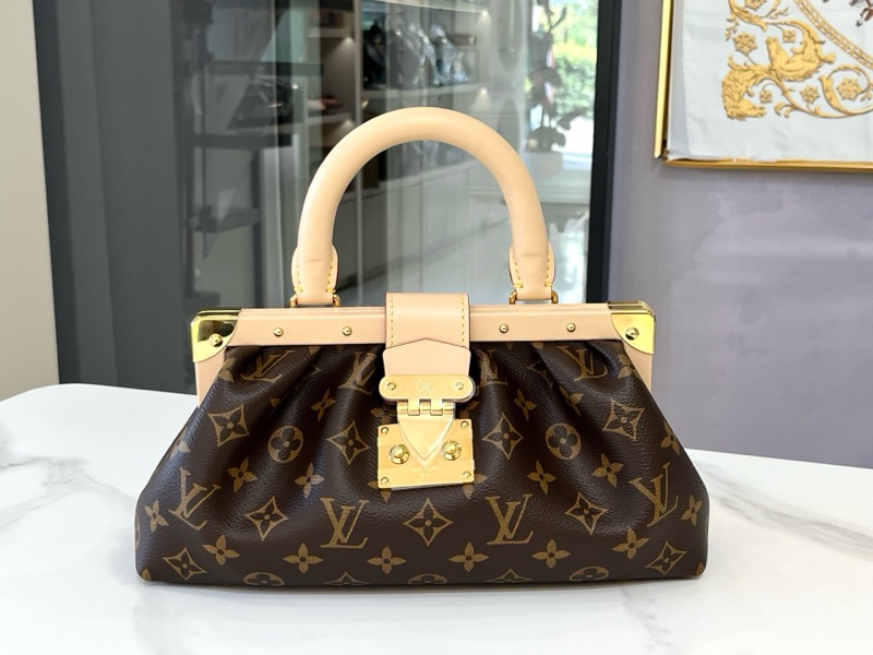 閒置新 LV 路易威登 ss23 醫生包 復古雲朵包 巴黎時裝周走秀款 腋下單肩 高級-1