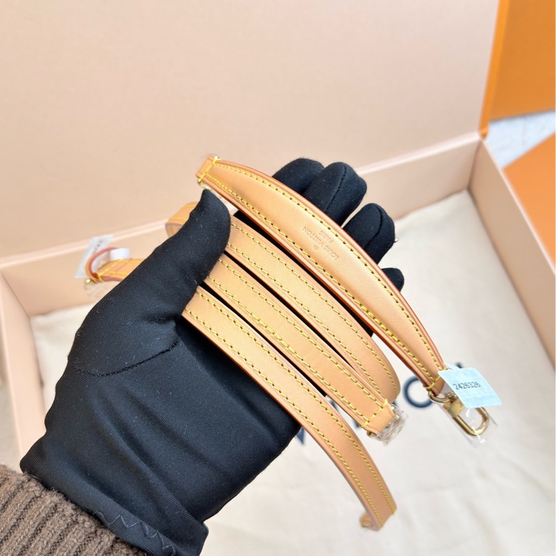 全新現貨 LV 當月票 noe小水桶老花 五金帶膜-7