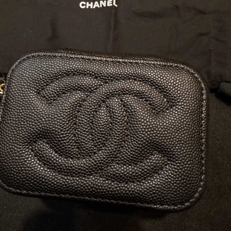 CHANEL 香奈兒的經典魚子醬菱格紋鏈帶迷你化妝包-8