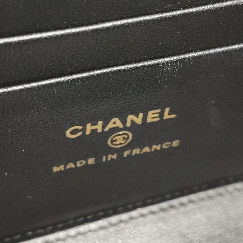 Chanel Vanity Case羊皮菱格絎縫徽章裝飾雙C標識斜挎包單肩包-10