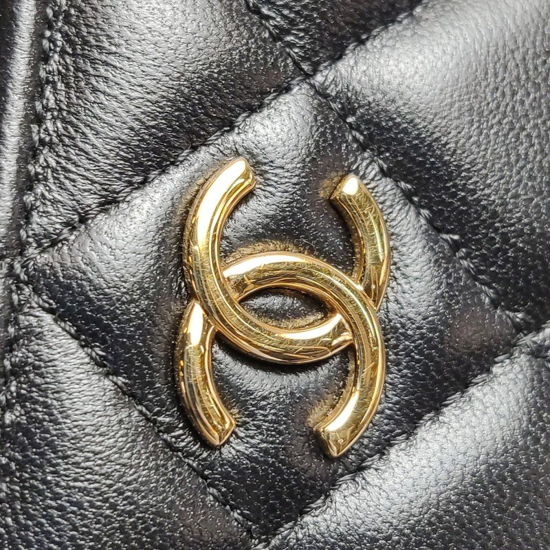 Chanel Vanity Case羊皮菱格絎縫徽章裝飾雙C標識斜挎包單肩包-13