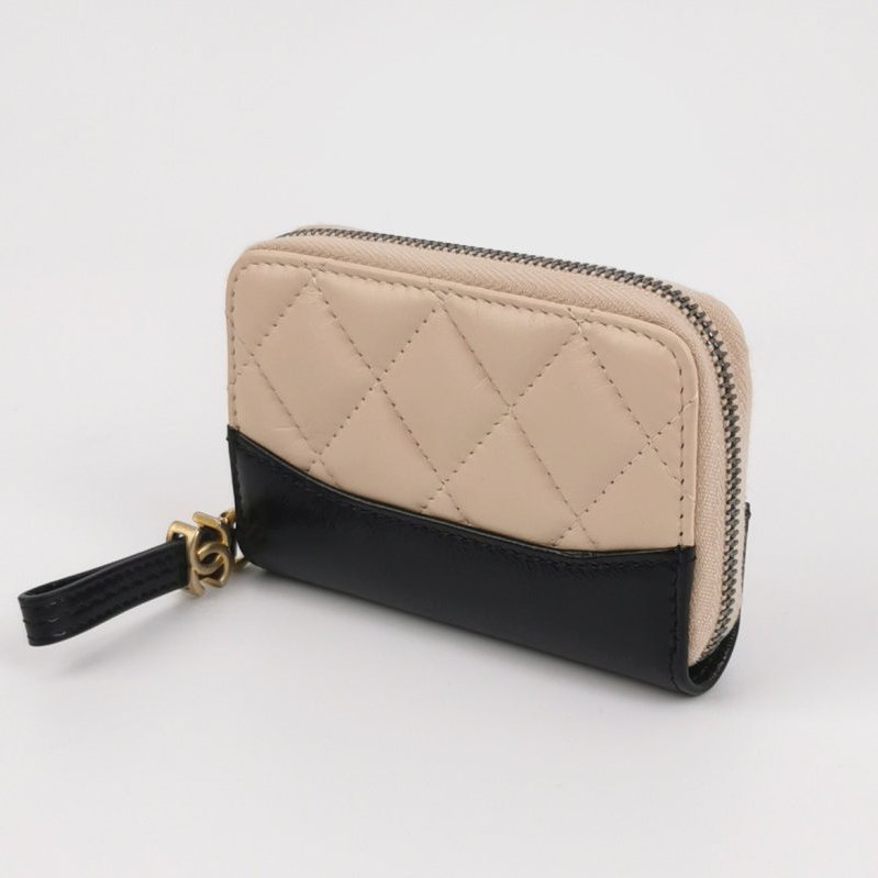 Chanel Gabrielle流浪包牛皮菱格絎縫拉鍊卡包-1