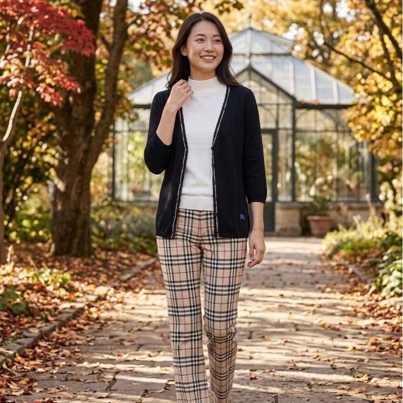 BURBERRY 藍標 黑色經典格紋滾邊針織戰馬開襟外套-0