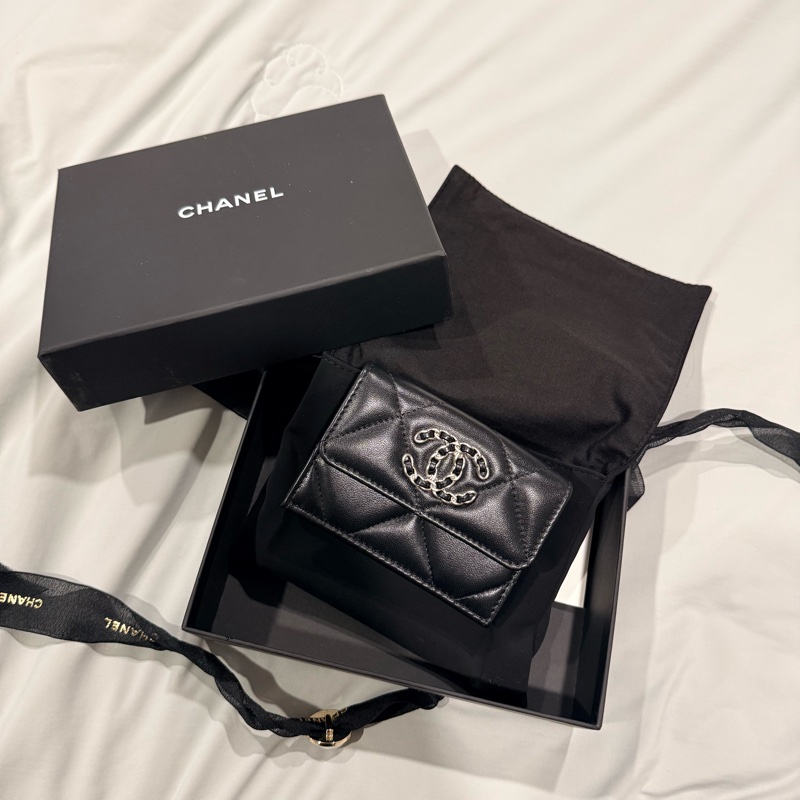 Chanel 19 mini 三折短夾 全新 黑銀 保卡款-6