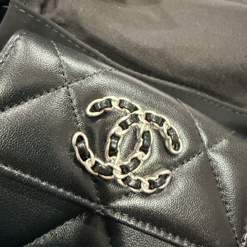 Chanel 19 mini 三折短夾 全新 黑銀 保卡款-12