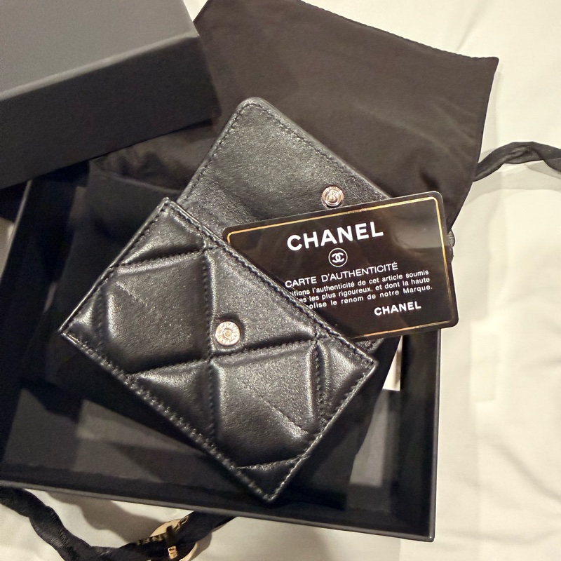Chanel 19 mini 三折短夾 全新 黑銀 保卡款-16