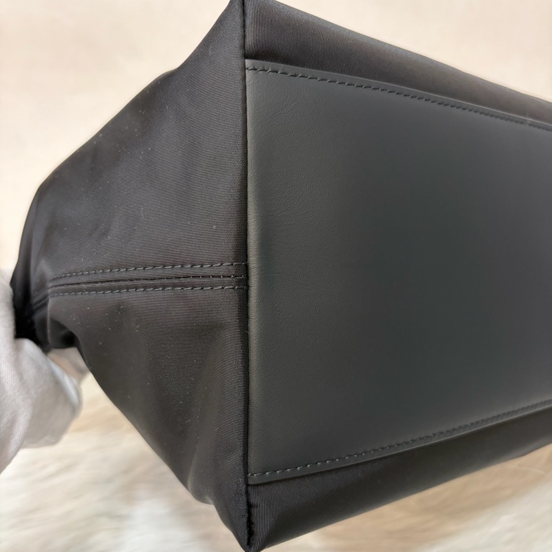 BURBERRY 8109272 金釦LOGO尼龍 肩背包 托特包-6