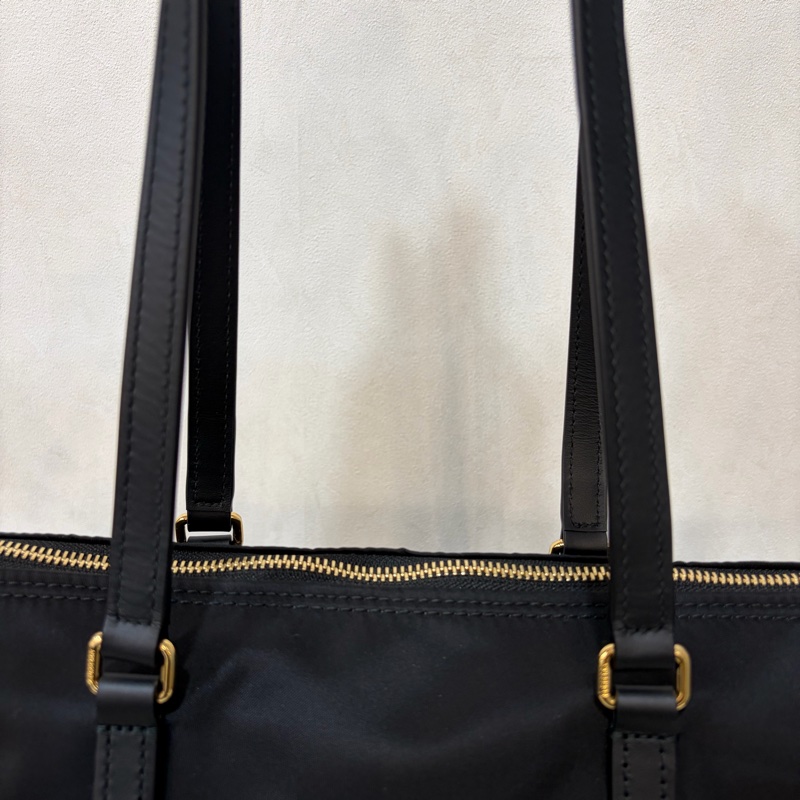 BURBERRY 8109272 金釦LOGO尼龍 肩背包 托特包-31