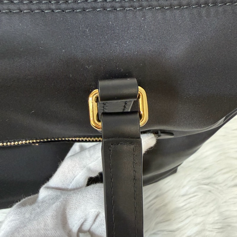 BURBERRY 8109272 金釦LOGO尼龍 肩背包 托特包-35