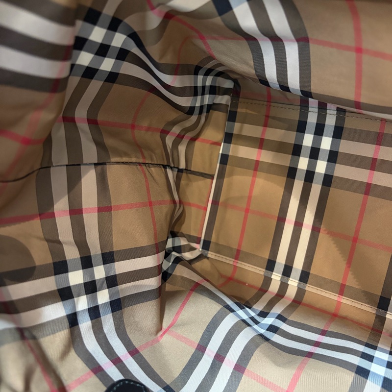 BURBERRY 8109272 金釦LOGO尼龍 肩背包 托特包-51