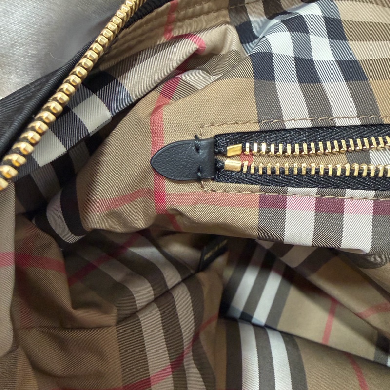 BURBERRY 8109272 金釦LOGO尼龍 肩背包 托特包-59