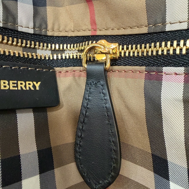 BURBERRY 8109272 金釦LOGO尼龍 肩背包 托特包-60