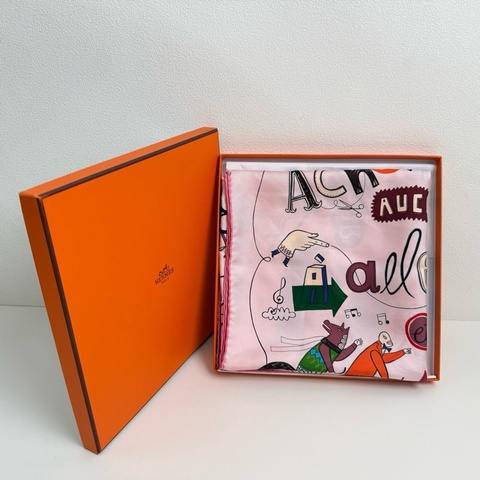 Hermes/愛馬仕 桑蠶絲絲巾 帶盒