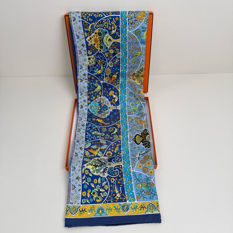Hermes//愛馬仕 桑蠶絲絲巾 帶盒子-1