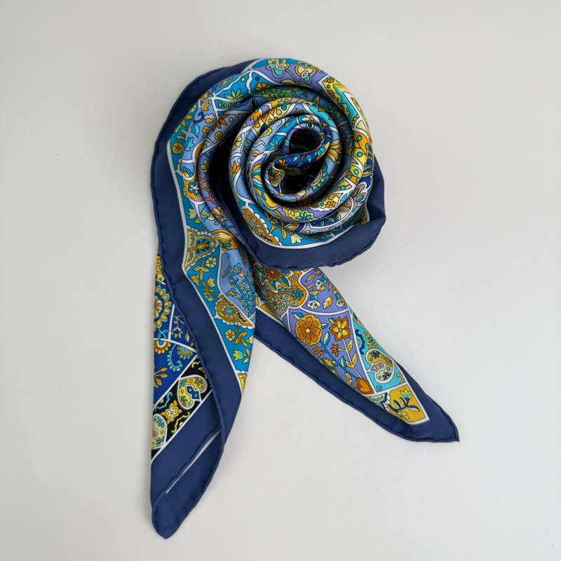 Hermes//愛馬仕 桑蠶絲絲巾 帶盒子-5