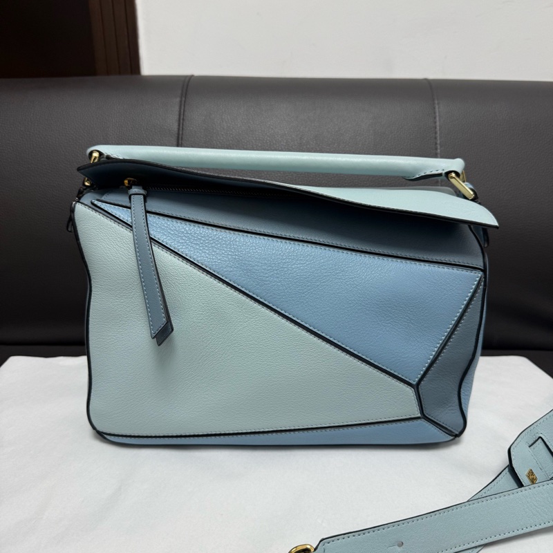 99新Loewe羅意威 藍色puzzle中號牛皮拼接幾何包手提單肩斜挎包 尺寸：29×19×12cm 。-0