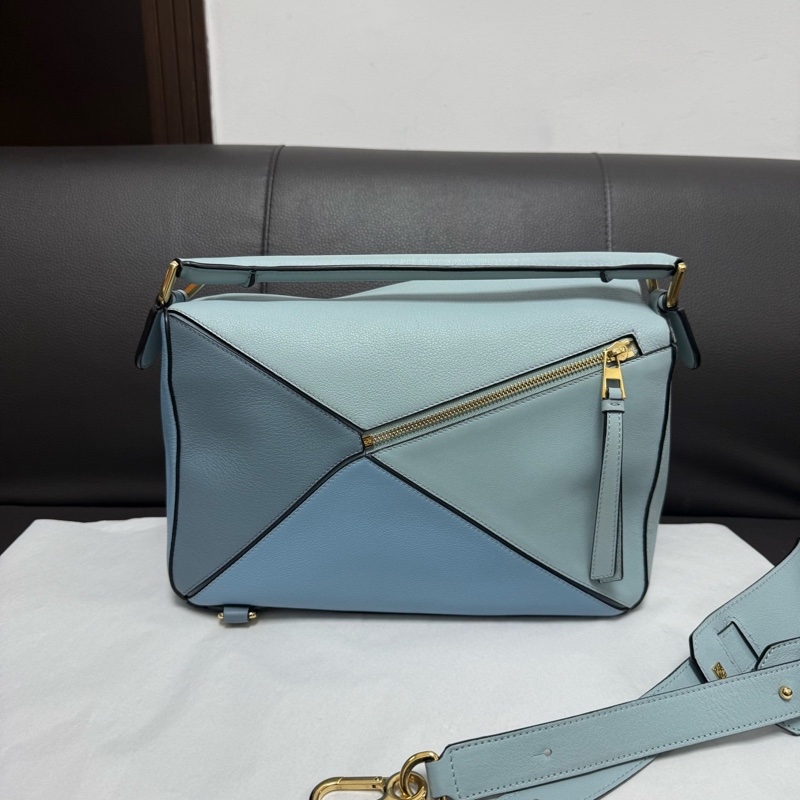 99新Loewe羅意威 藍色puzzle中號牛皮拼接幾何包手提單肩斜挎包 尺寸：29×19×12cm 。-1