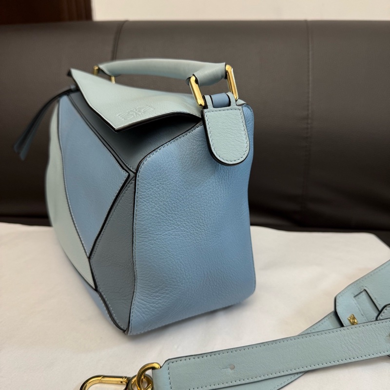 99新Loewe羅意威 藍色puzzle中號牛皮拼接幾何包手提單肩斜挎包 尺寸：29×19×12cm 。-3