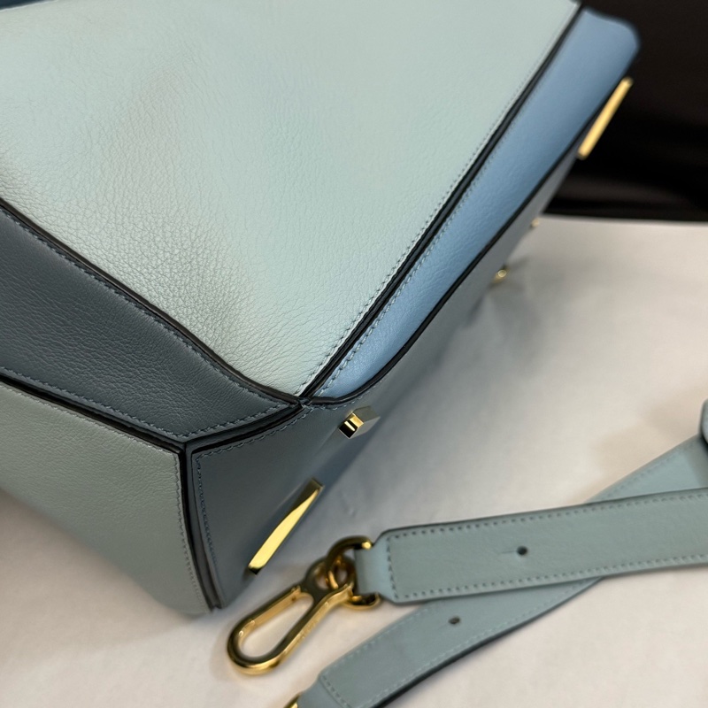 99新Loewe羅意威 藍色puzzle中號牛皮拼接幾何包手提單肩斜挎包 尺寸：29×19×12cm 。-6