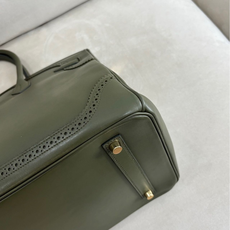 新到📍HERMES/愛馬仕 35 Ghillies 橄欖綠蕾絲絕版款淡金扣Tad皮 淡金扣框Q刻全套無票图-4