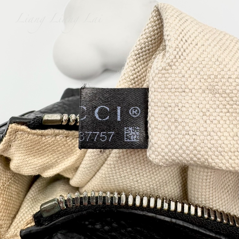 GUCCI 古馳 Soho 黑色荔枝紋牛皮斜背包｜郵差包-13