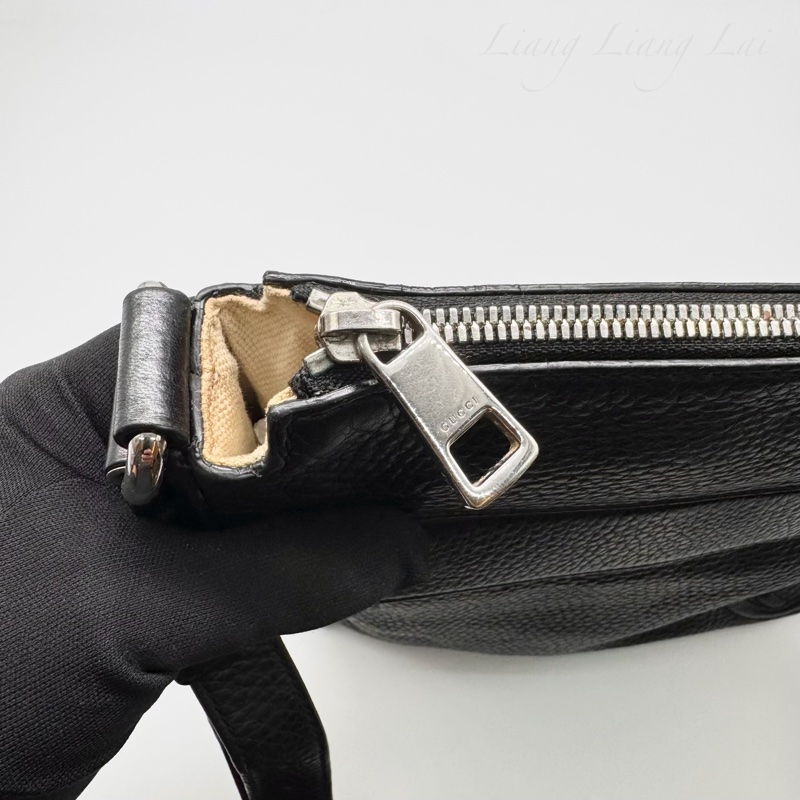 GUCCI 古馳 Soho 黑色荔枝紋牛皮斜背包｜郵差包-15
