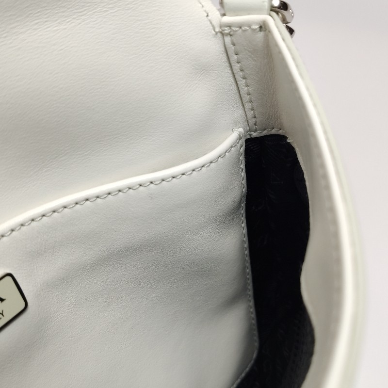 Prada Cleo牛皮白色三角標 肩背包-8