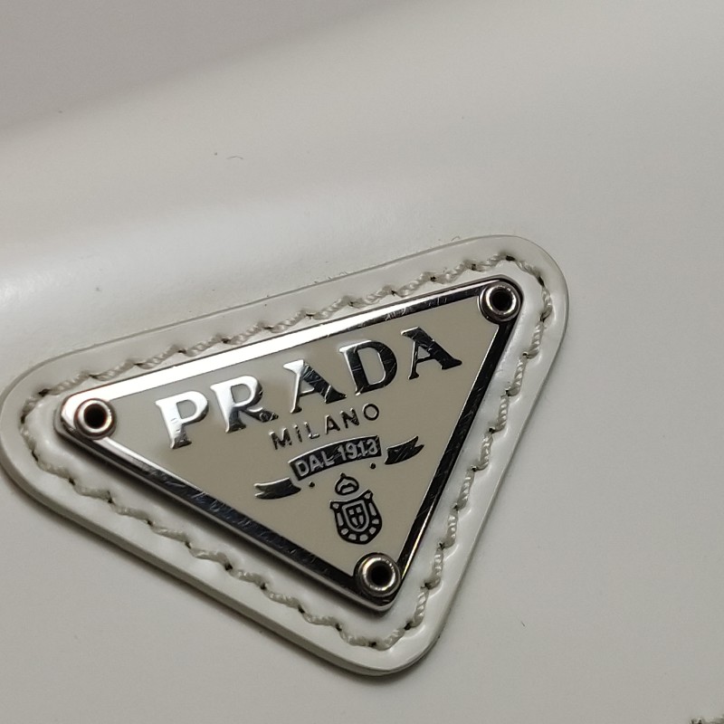 Prada Cleo牛皮白色三角標 肩背包-11