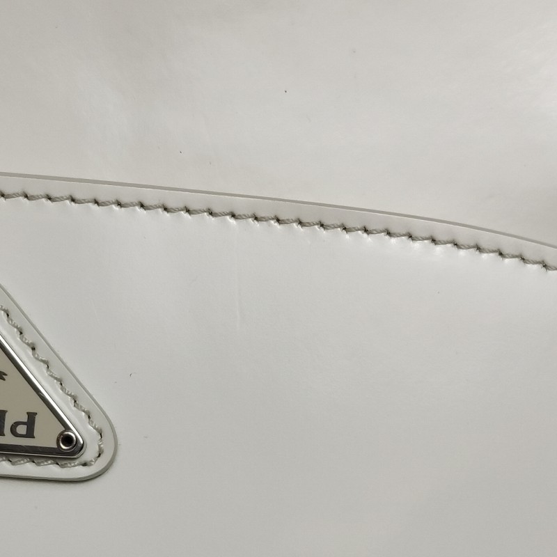 Prada Cleo牛皮白色三角標 肩背包-13