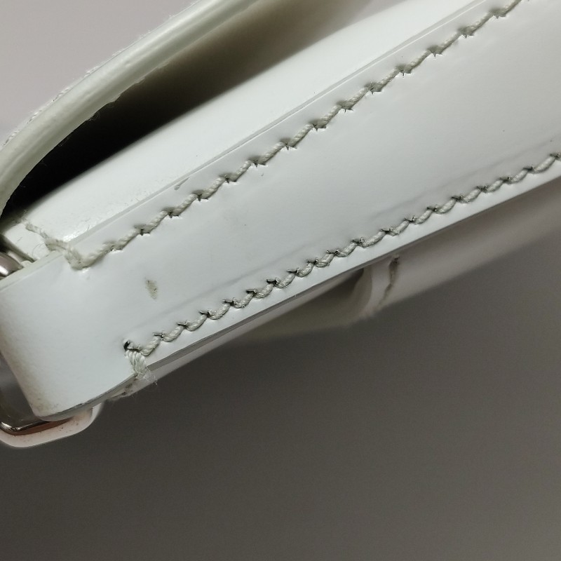 Prada Cleo牛皮白色三角標 肩背包-19