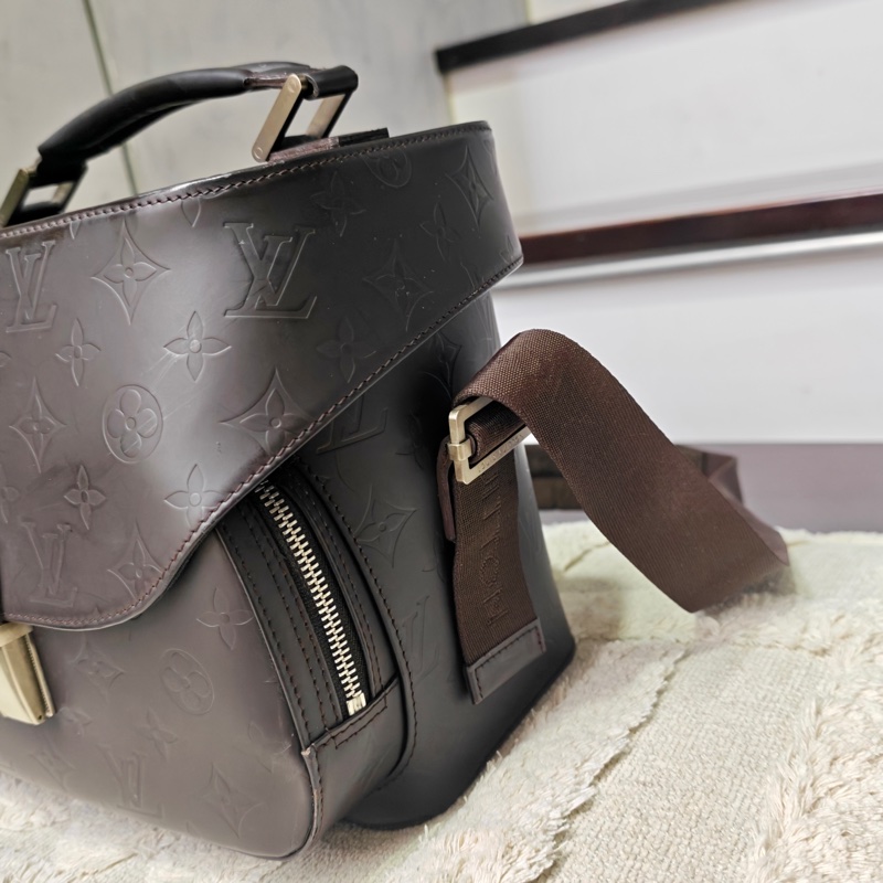 LV 全皮復古相機包-6