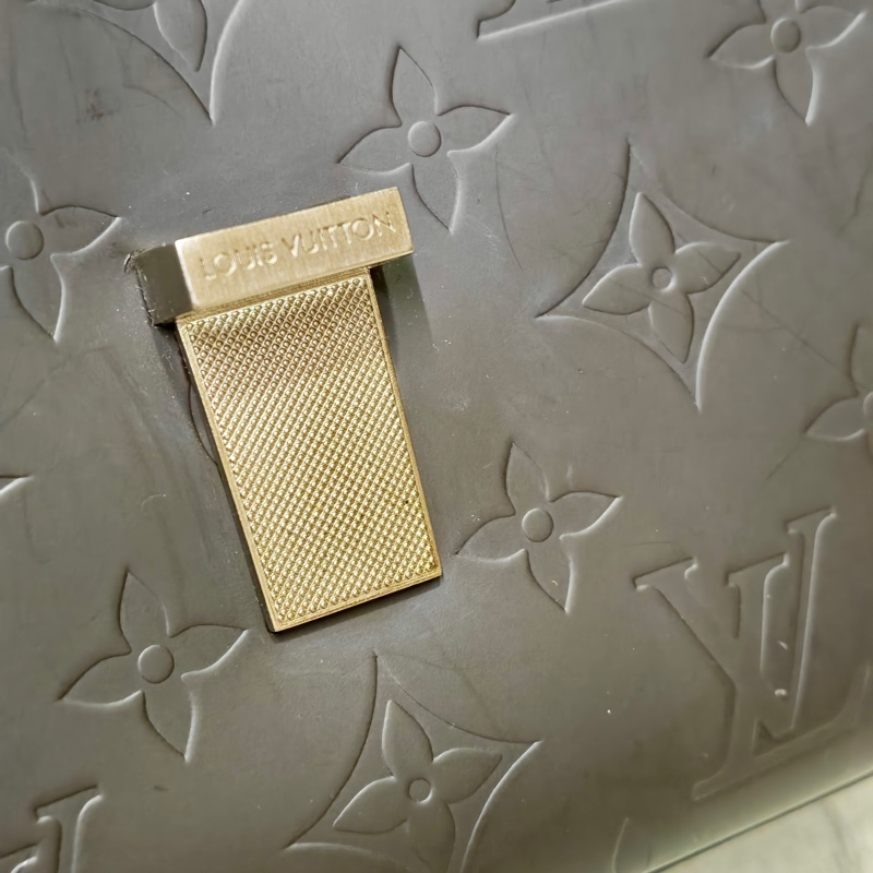 LV 全皮復古相機包-9