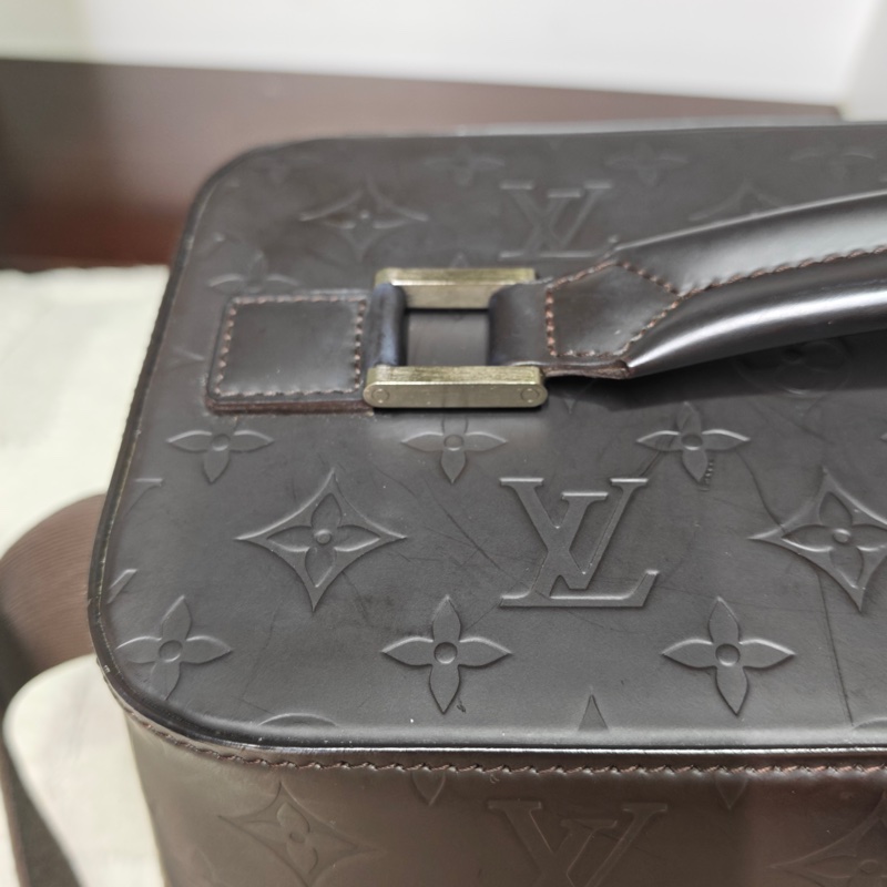 LV 全皮復古相機包-24