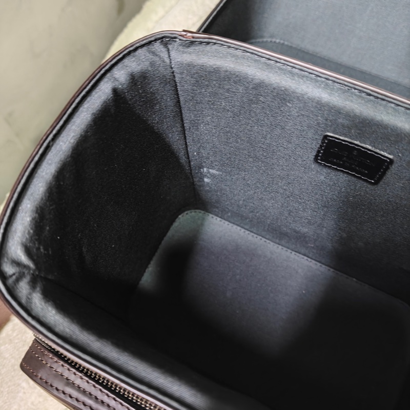 LV 全皮復古相機包-31