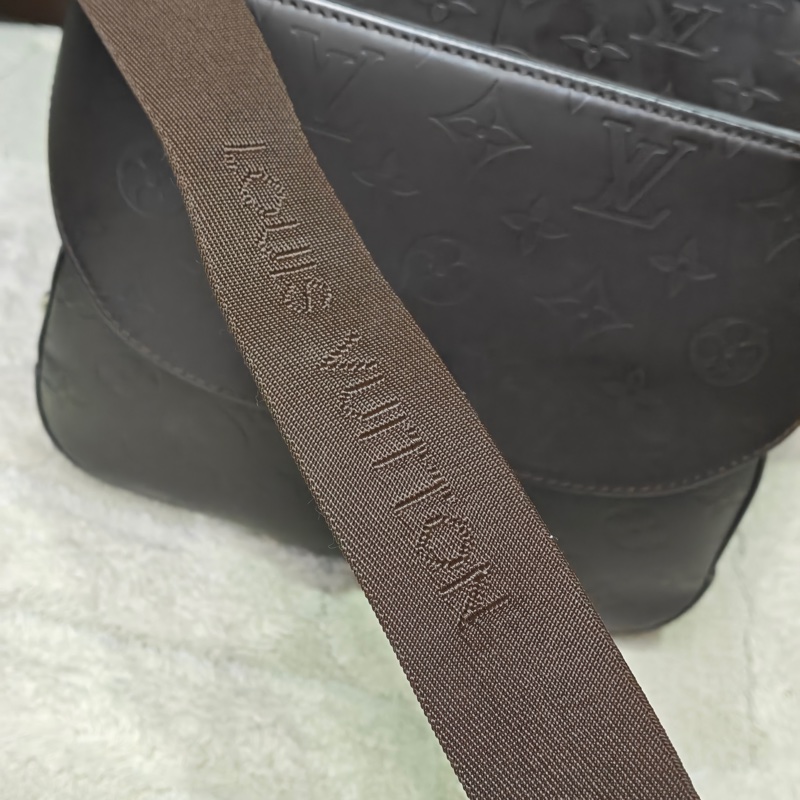 LV 全皮復古相機包-38