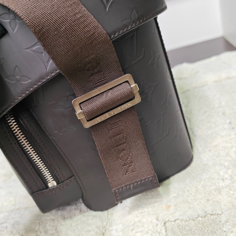 LV 全皮復古相機包-44