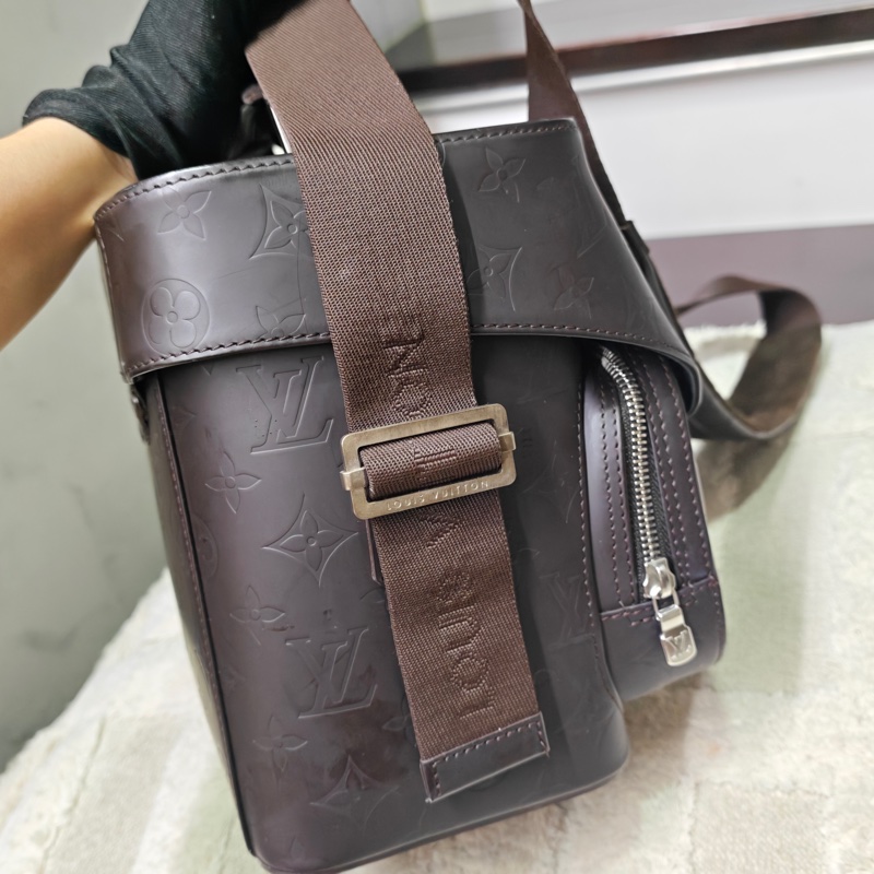 LV 全皮復古相機包-46