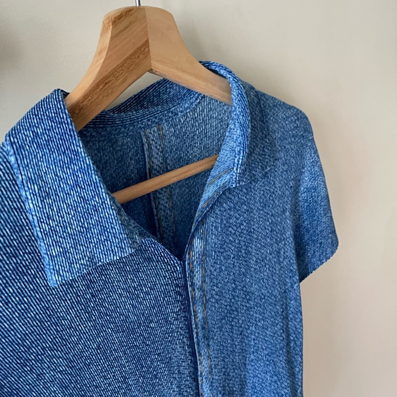 ▪️富貴選物FUGUEI▪️PP三宅一生  藍色  丹寧印刷短袖上衣-3