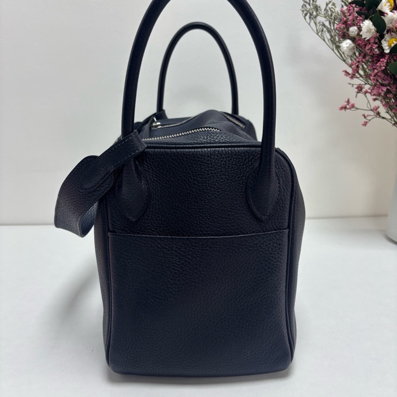 Hermes愛馬仕Lindy30 午夜藍金扣TC皮Z刻尺寸30近黑色-2