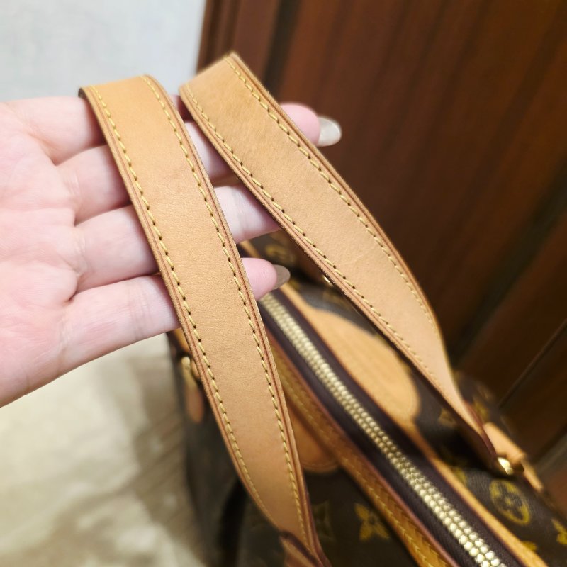 LV Louis Vuitton原花抓皺拉鍊三用水餃包/ M40145手提、肩背，斜跨-14