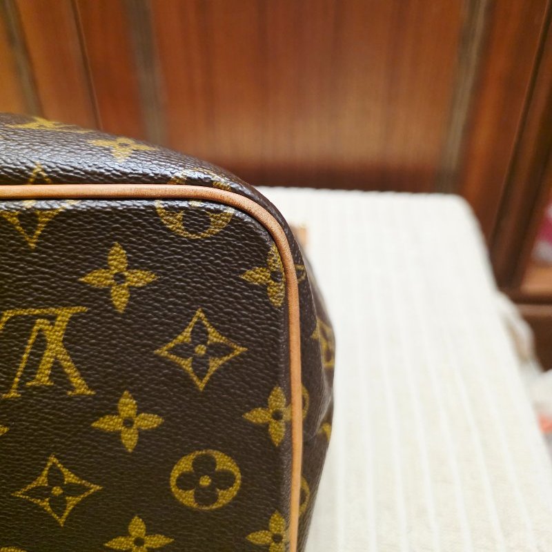 LV Louis Vuitton原花抓皺拉鍊三用水餃包/ M40145手提、肩背，斜跨-27