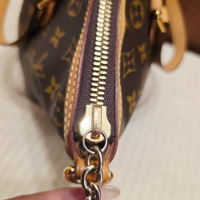 LV Louis Vuitton原花抓皺拉鍊三用水餃包/ M40145手提、肩背，斜跨-35