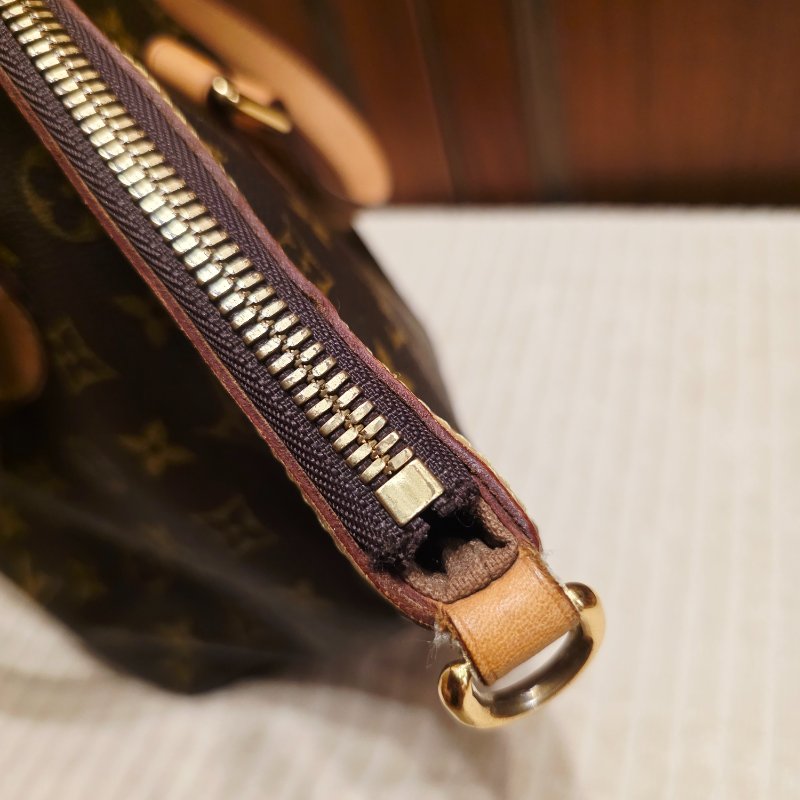 LV Louis Vuitton原花抓皺拉鍊三用水餃包/ M40145手提、肩背，斜跨-36