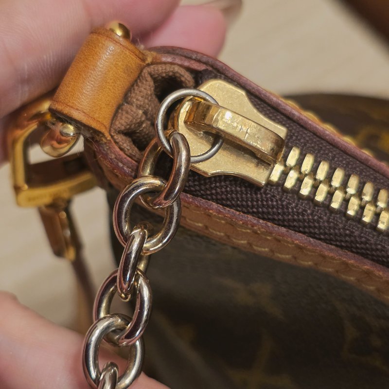 LV Louis Vuitton原花抓皺拉鍊三用水餃包/ M40145手提、肩背，斜跨-42