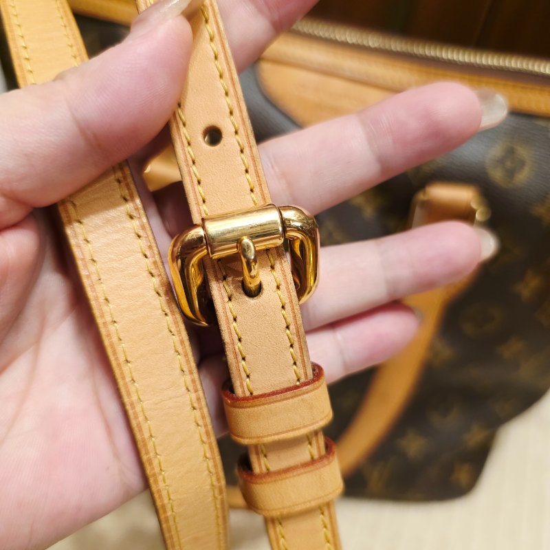 LV Louis Vuitton原花抓皺拉鍊三用水餃包/ M40145手提、肩背，斜跨-46