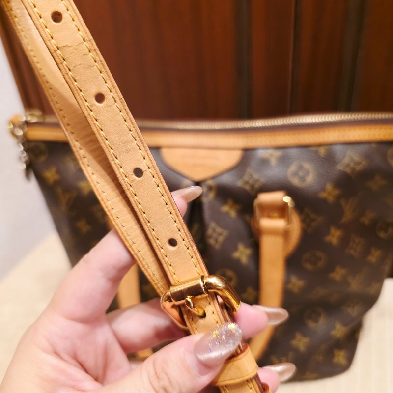 LV Louis Vuitton原花抓皺拉鍊三用水餃包/ M40145手提、肩背，斜跨-47