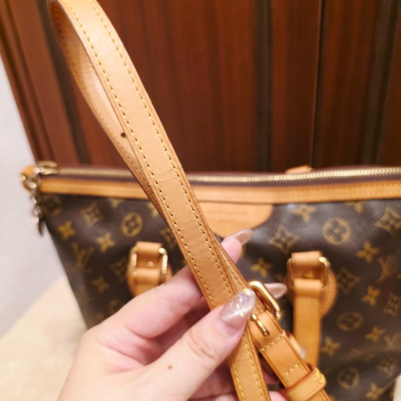 LV Louis Vuitton原花抓皺拉鍊三用水餃包/ M40145手提、肩背，斜跨-50
