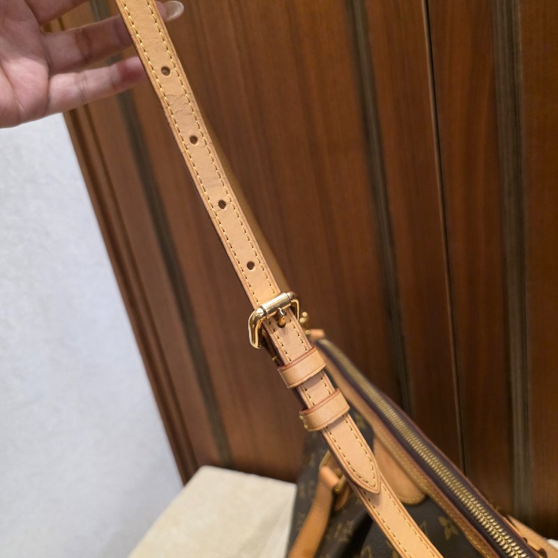 LV Louis Vuitton原花抓皺拉鍊三用水餃包/ M40145手提、肩背，斜跨-58